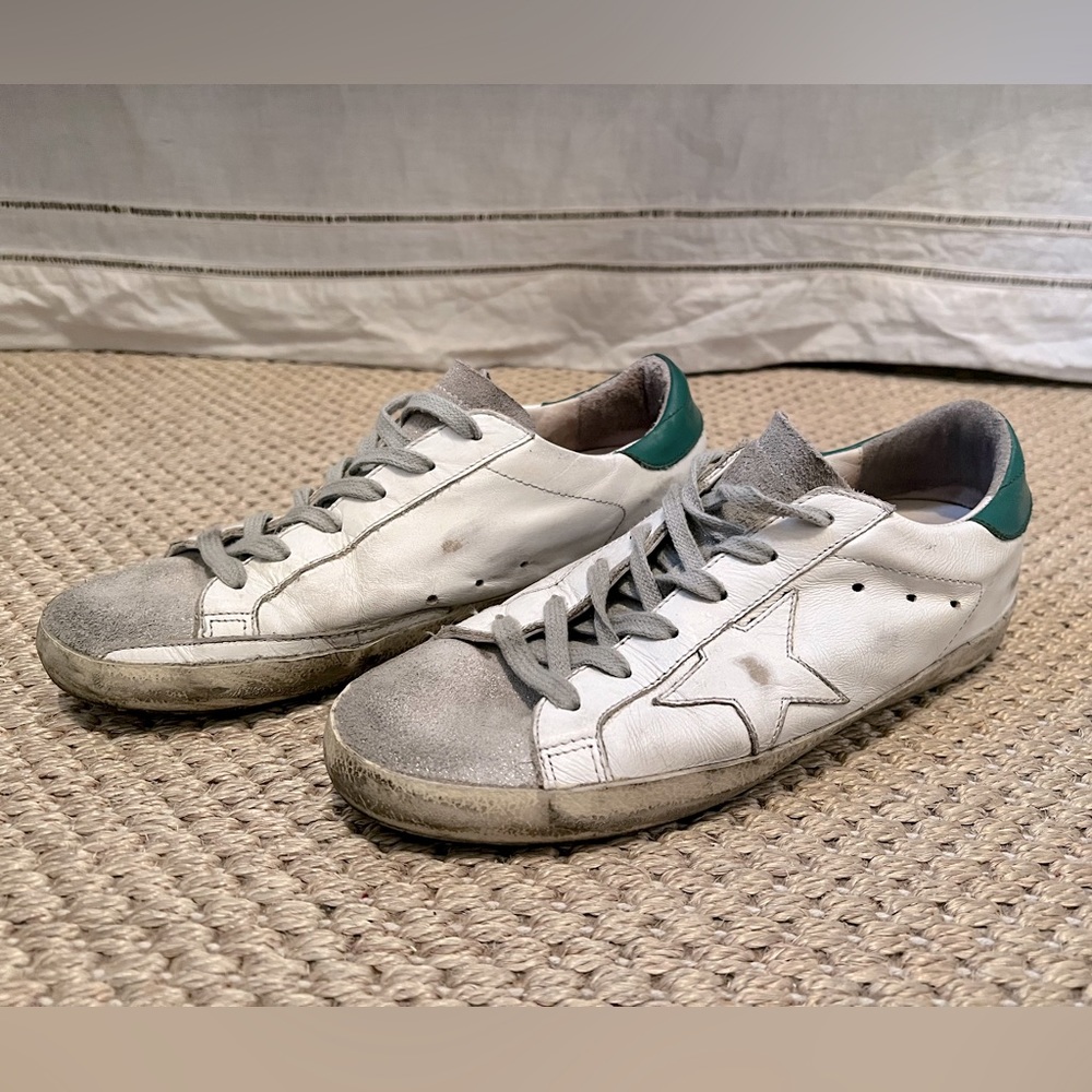Golden Goose womens low top sneakers sz. 39 (fits like US womens 8)